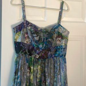 Flowing pattern, maxi dress.